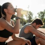 découvrez comment choisir la meilleure boisson de récupération sportive pour optimiser vos performances et favoriser une récupération efficace après l'effort.